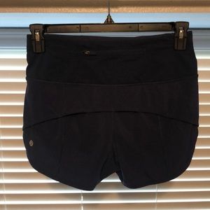 lulu lemon shorts !